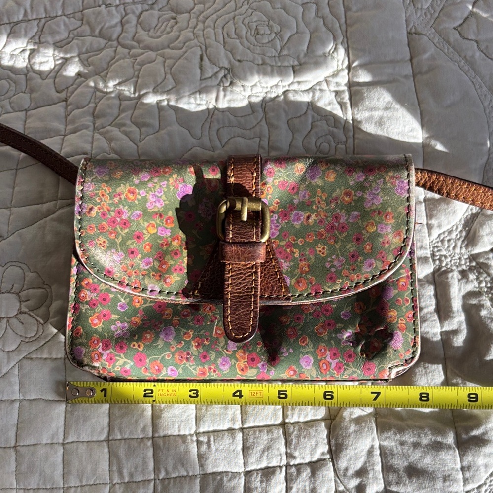 Patricia Nash Small Green Floral Crossbody Bag with Brown Accents - Picture 7 of 9